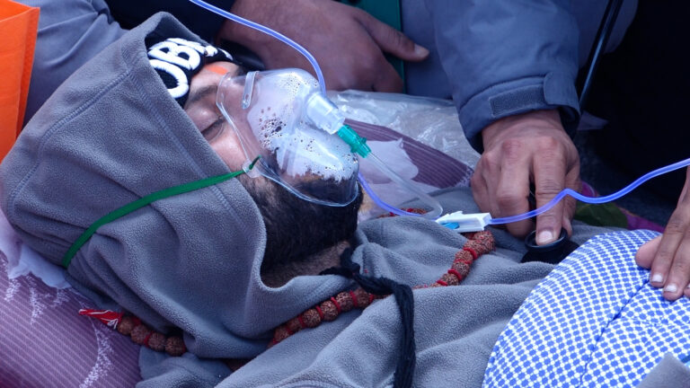 आमरण अनशन बसेका निकोलस भुसालको स्वास्थ्यमा समस्या, वीर अस्पताल लगियो