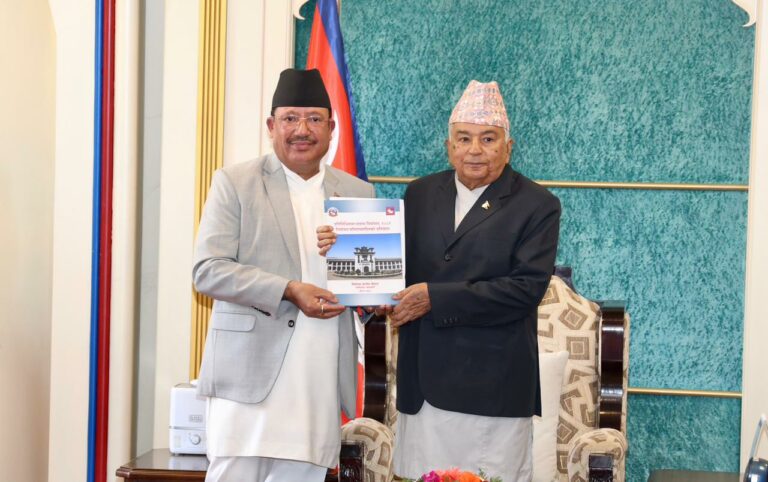 प्रतिनिधिसभा निर्वाचन २०८२ को प्रतिवेदन राष्ट्रपति समक्ष पेश