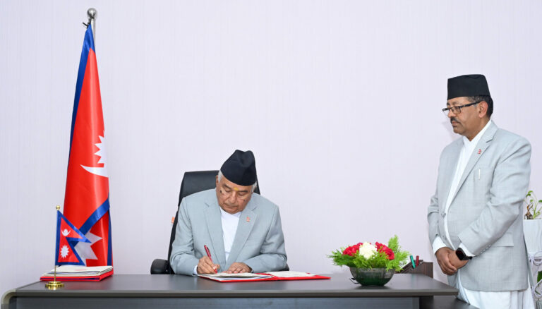 १ हजार ५ सय ९४ जना एकैपटक पदमुक्त हुने
