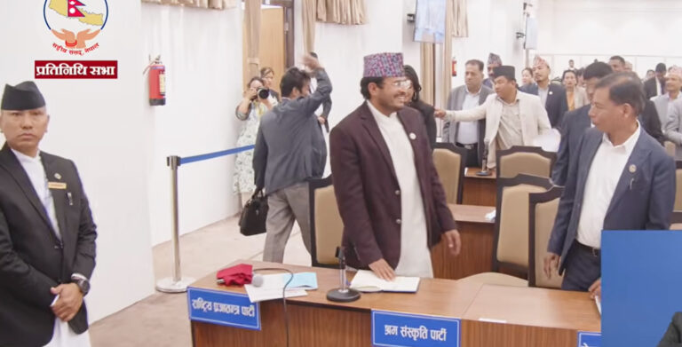 प्रधानमन्त्रीको अनुपस्थितिपछि संसद् तनावग्रस्त, श्रम संस्कृति पार्टीद्वारा बैठक बहिष्कार