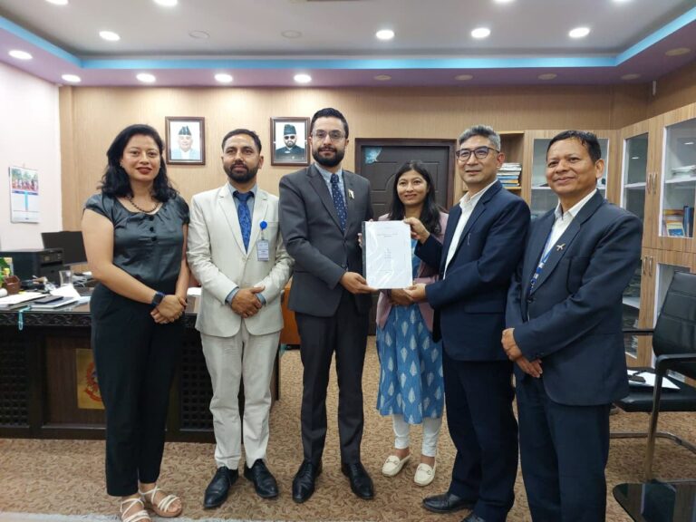अटिजममा आधारित नमुना विद्यालय स्थापनासम्बन्धी प्रतिवेदन हस्तान्तरण