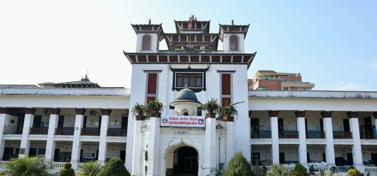 विदेशमा रहेका नेपालीलाई मताधिकार दिने तयारी गर्दै निर्वाचन आयोग